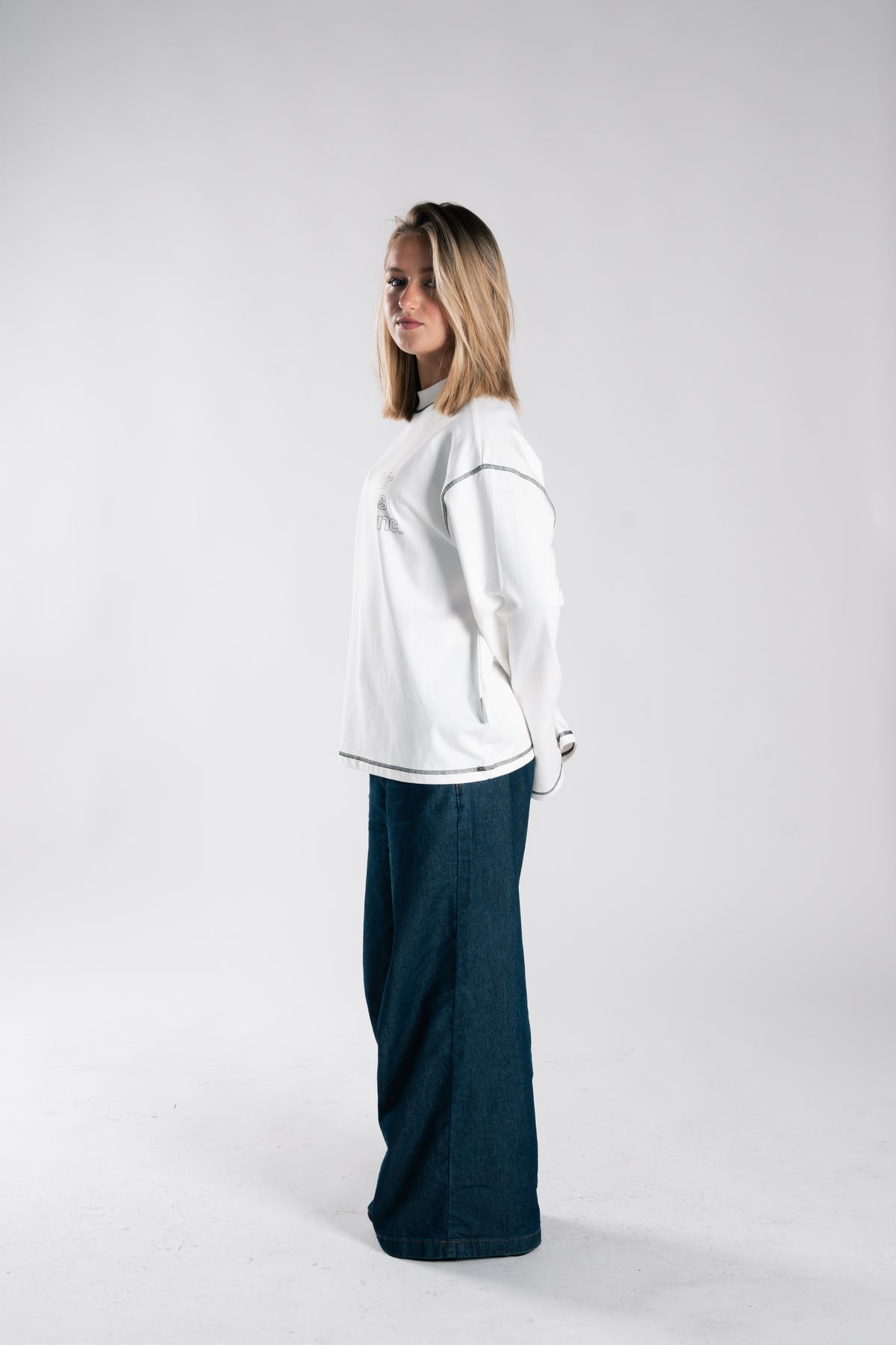 NoirGrisBlanc Long sleeve  White Outline