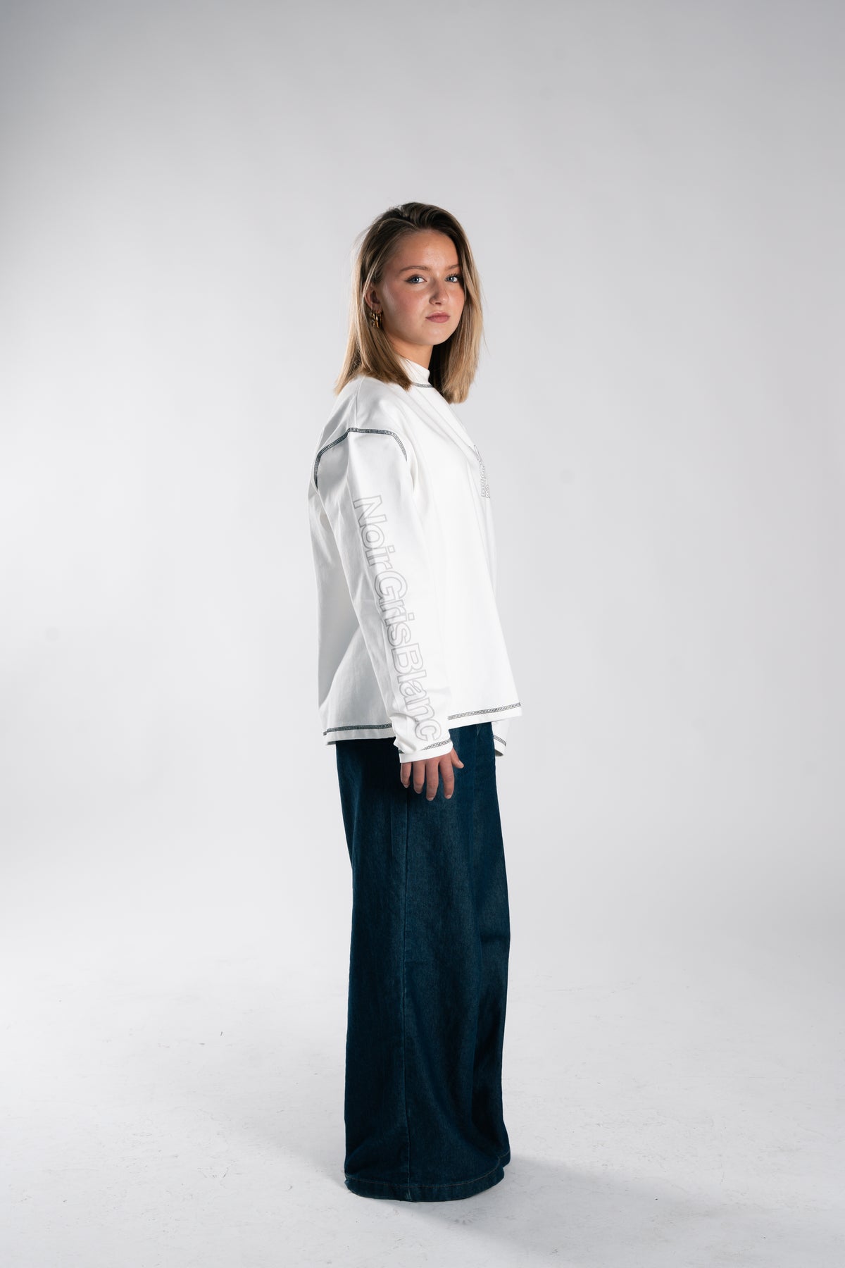NoirGrisBlanc Long sleeve  White Outline