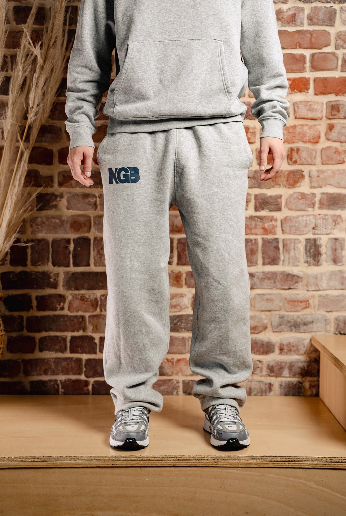 TRAVEL JOGGER - GREY