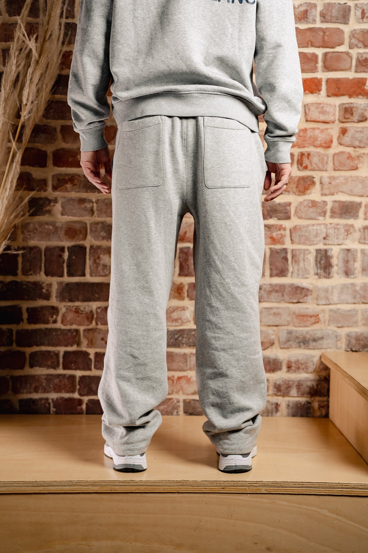 TRAVEL TRACKSUIT — GREY