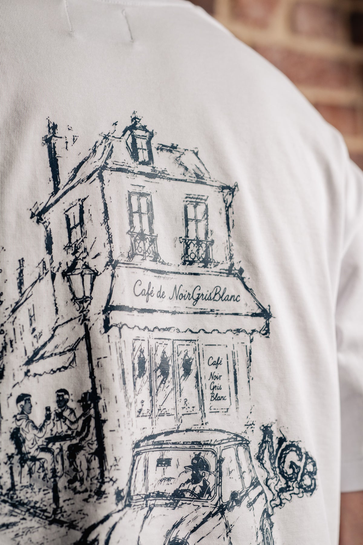 CAFÉ DE NGB TEE — WHITE & NAVY
