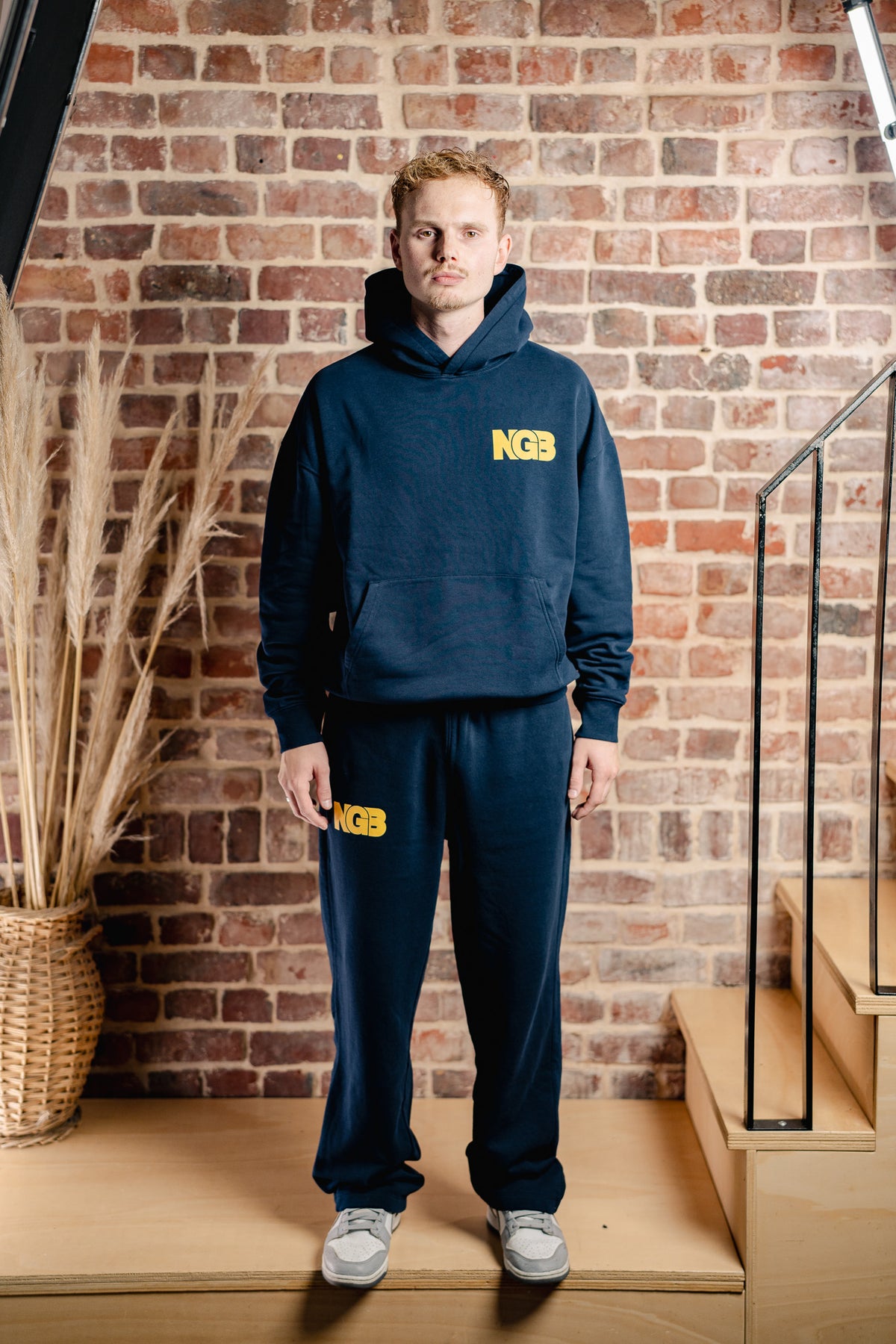 TRAVEL TRACKSUIT — NAVY
