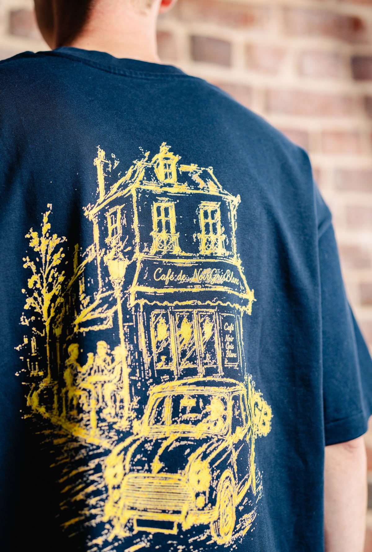 CAFÉ DE NGB TEE — NAVY & YELLOW