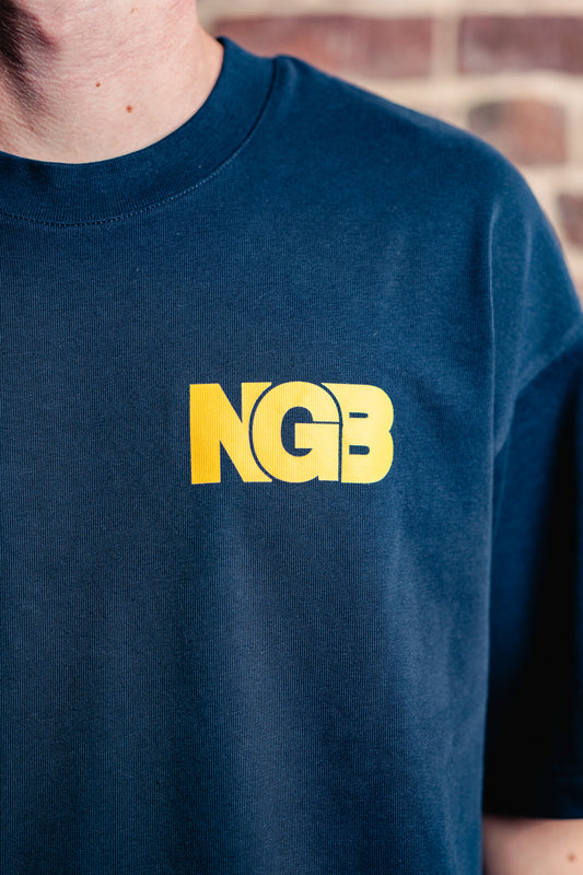 CAFÉ DE NGB TEE — NAVY & YELLOW