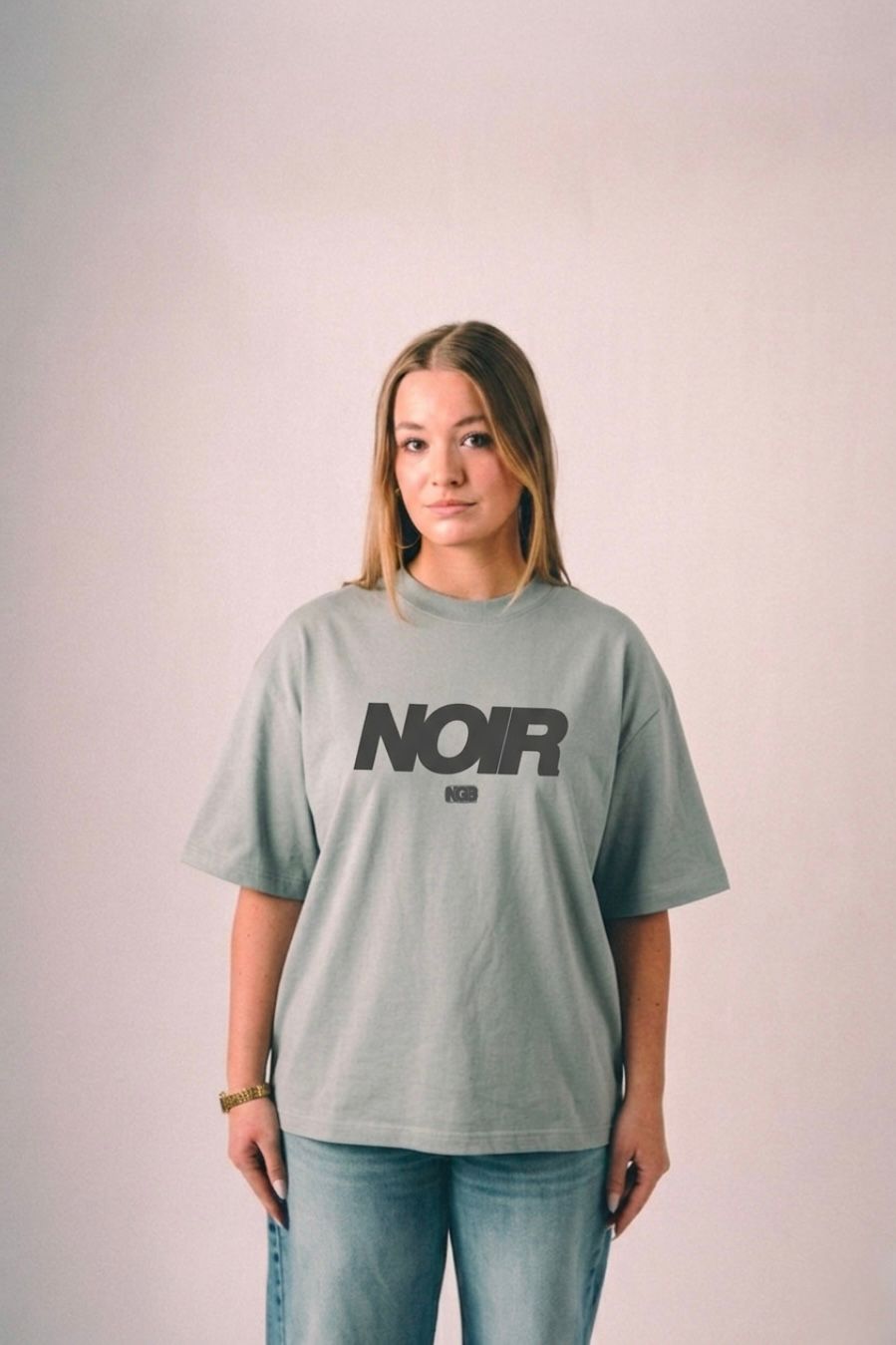 BASIC NOIR TEE - MISTY GREY